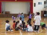 02体育館でゲーム.jpg