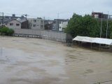 01雨の運動場.jpg