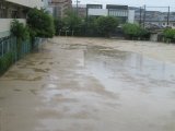 02雨の運動場.jpg