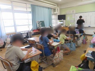 4-2姿勢よく授業.jpg