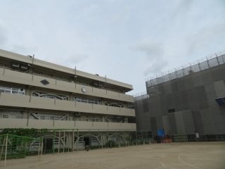秋　校舎.jpg