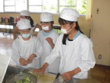 2-1 調理実習 ぼかし.jpg