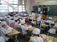 20160418 1年給食お話.JPG