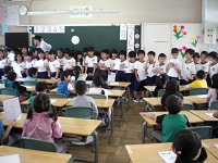 20160425 1,2年学校探検顔合わせ①.JPG