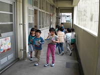 20160509 １年学校探検①.JPG