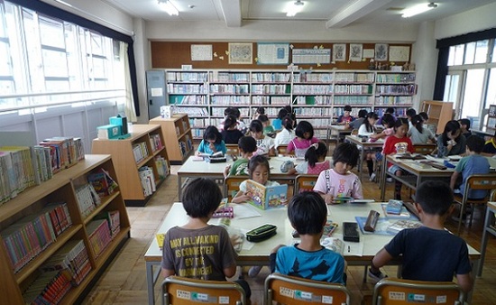 高学年図書室