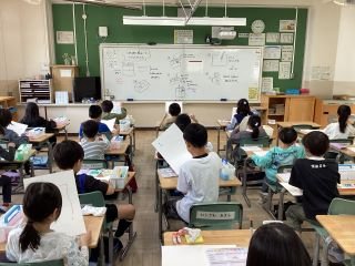 ４月２８日２年生図工.jpg
