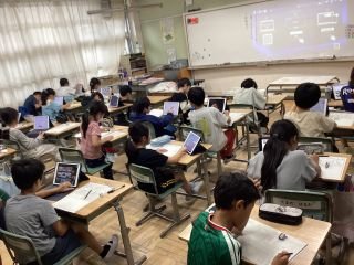 １０月１４日４年生総合.jpg