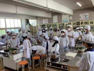 ７月８日５年生　家庭科.jpg