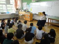 読み聞かせ(4-4).JPG