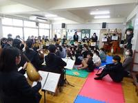６年中学校見学5.JPG