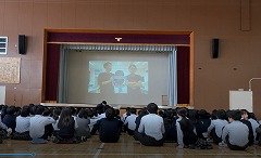 1年校外学習_動画より①.jpg