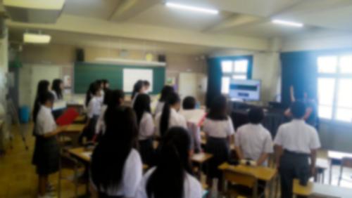 １年生音楽室合唱