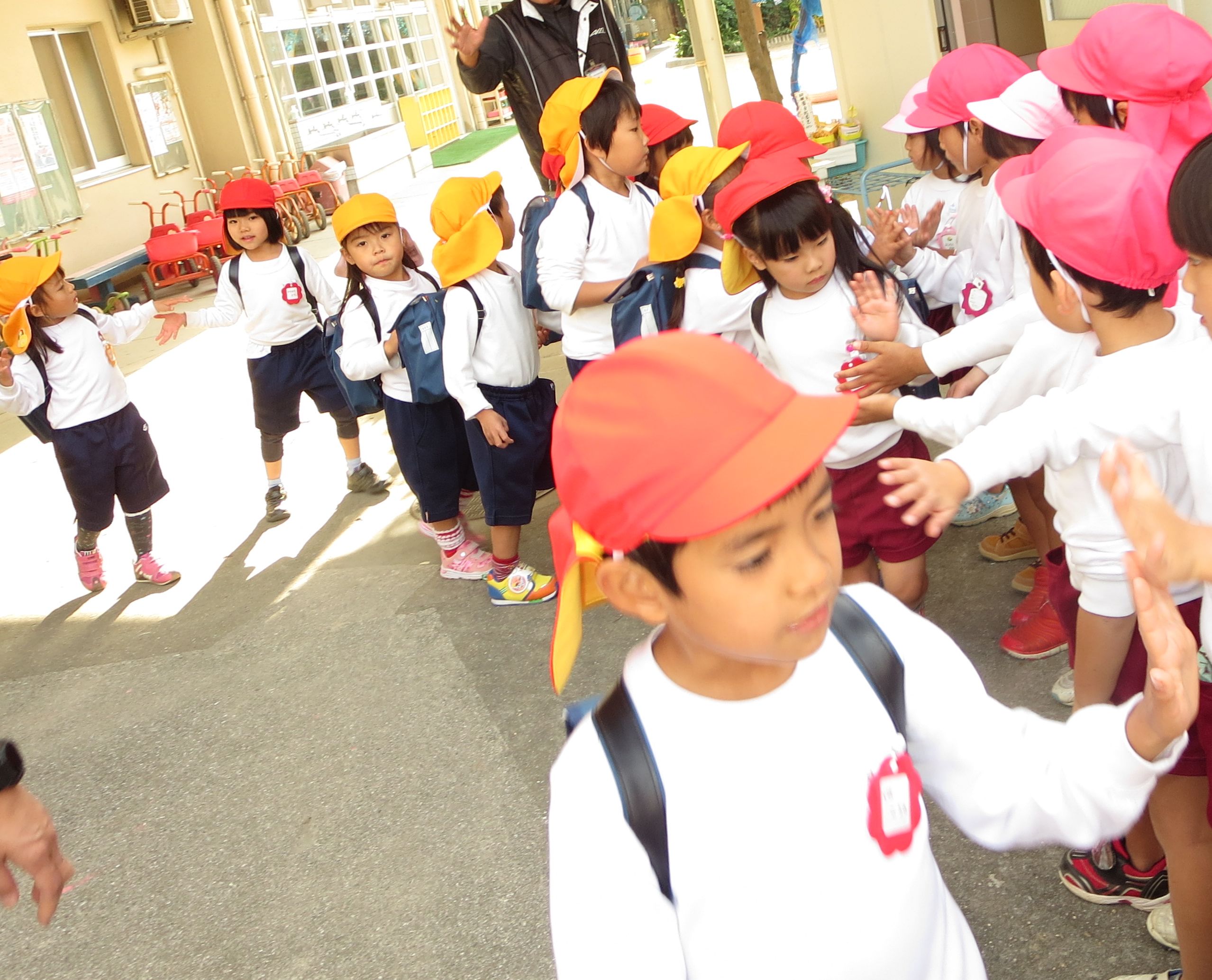 http://blog.suita.ed.jp/kin/02-dai3/youtien/11.21sayounara.jpg