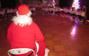 http://blog.suita.ed.jp/kin/02-dai3/youtien/12.18santa3.jpg