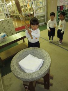 http://blog.suita.ed.jp/kin/02-dai3/youtien/12.1mititukiaoi.jpg