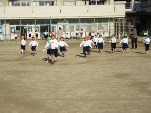 http://blog.suita.ed.jp/kin/02-dai3/youtien/12.9syougakkou1.jpg