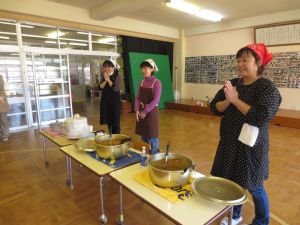 http://blog.suita.ed.jp/kin/02-dai3/youtien/3.11kare-kaasann.jpg